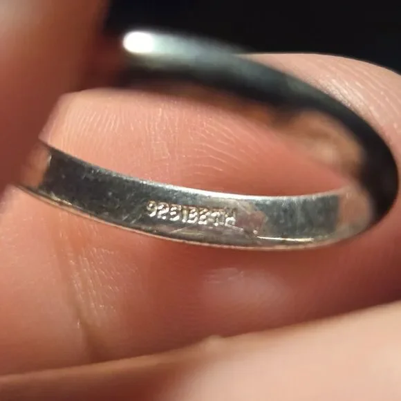 Simple band Vintage Sterling Silver Ring Sz 7 - Picture 4 of 6